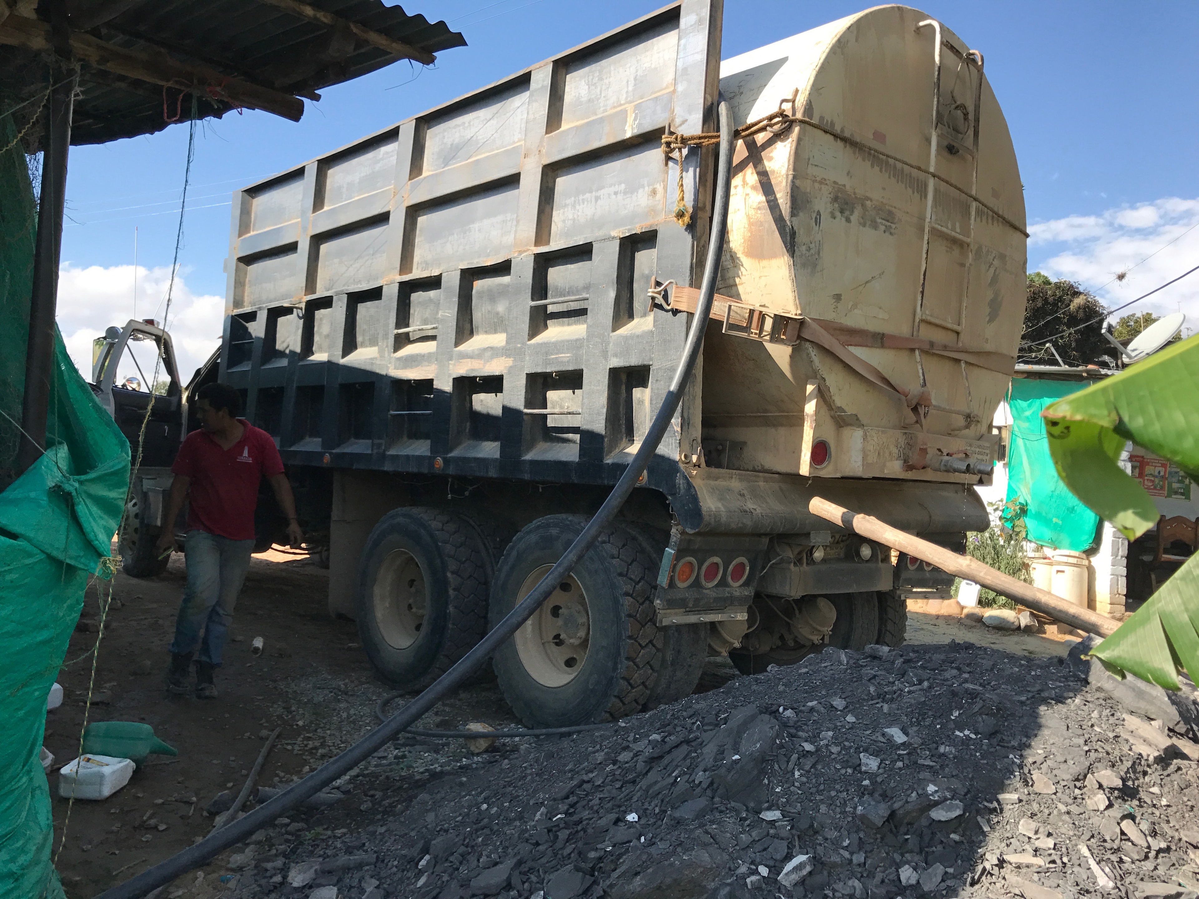 Transporte de agua en tanque